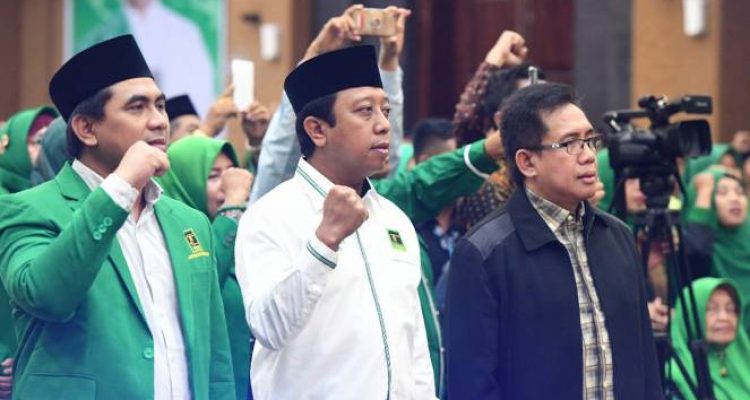 ketua-umum-dpp-ppp-romahurmuziy-tengah-min Ketua Umum DPP PPP romahurmuziy tengah